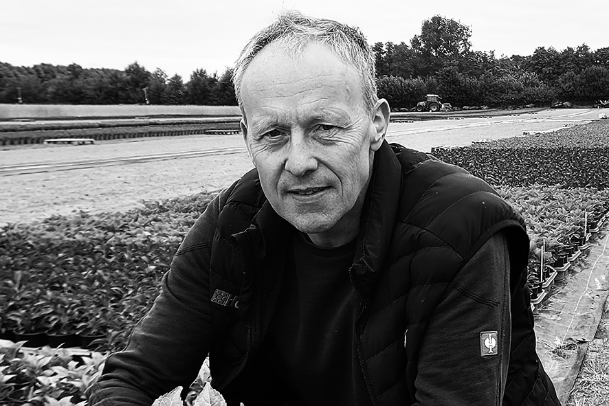 20250605 111141 Svartvit Webb