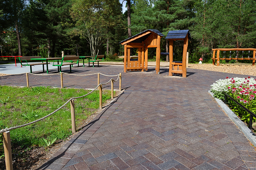 2424 Svampskogens Lekplats Vallentuna (2) LR