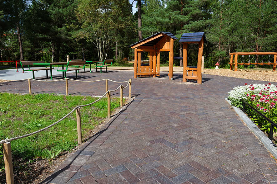2424 Svampskogens Lekplats Vallentuna (2) LR